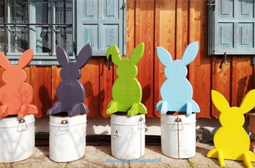 bunte Osterhasen aus Holz selber bauen